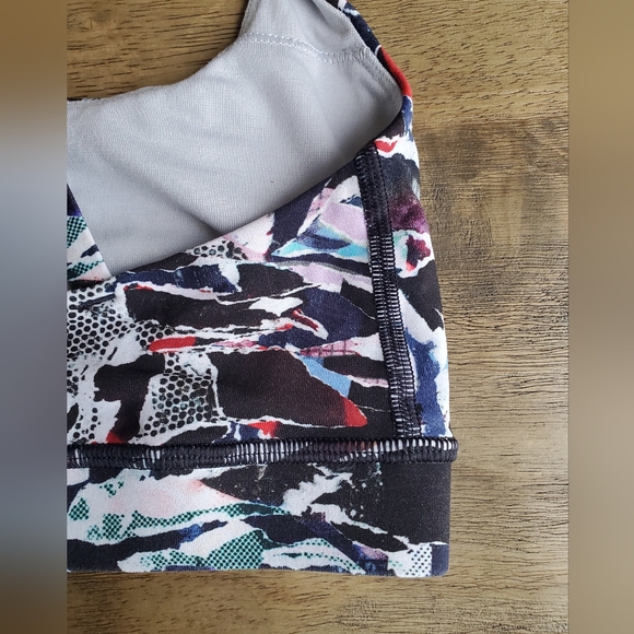 Lululemon 🍋 Energy Bra Culture Clash Multi Black Size 2 - Picture 10 of 13